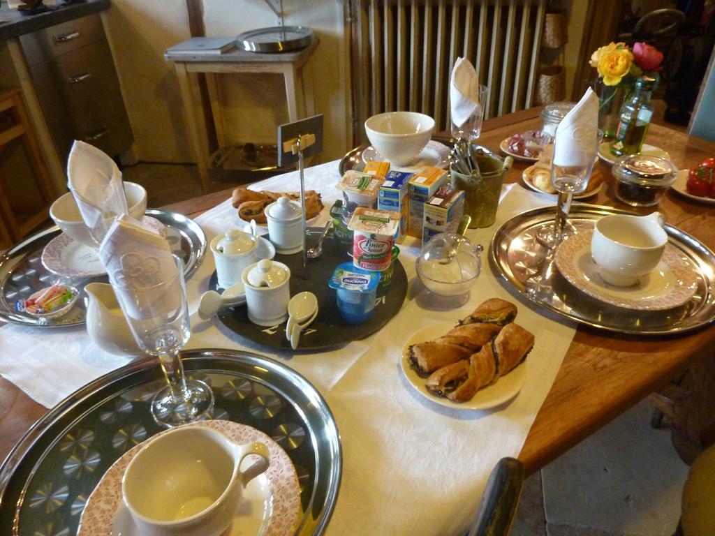Au Bonheur D'Alphonse Bed & Breakfast Lusignan-Petit Eksteriør bilde