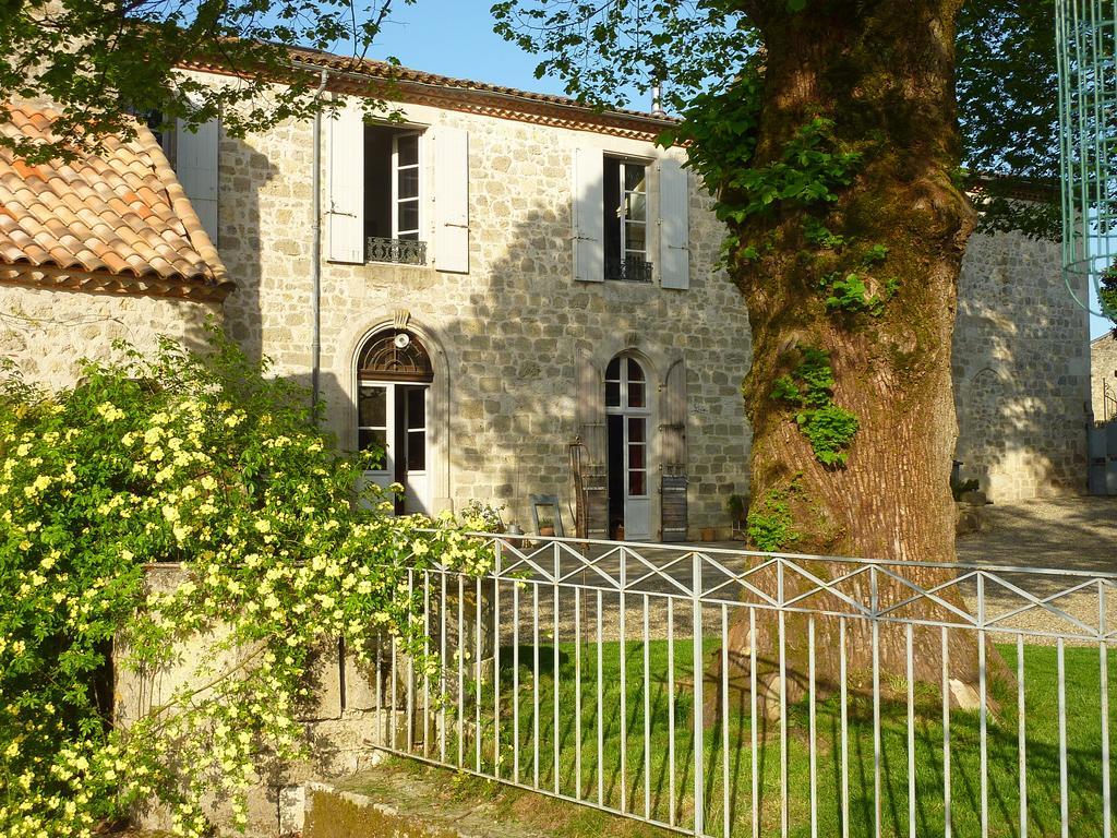 Au Bonheur D'Alphonse Bed & Breakfast Lusignan-Petit Eksteriør bilde