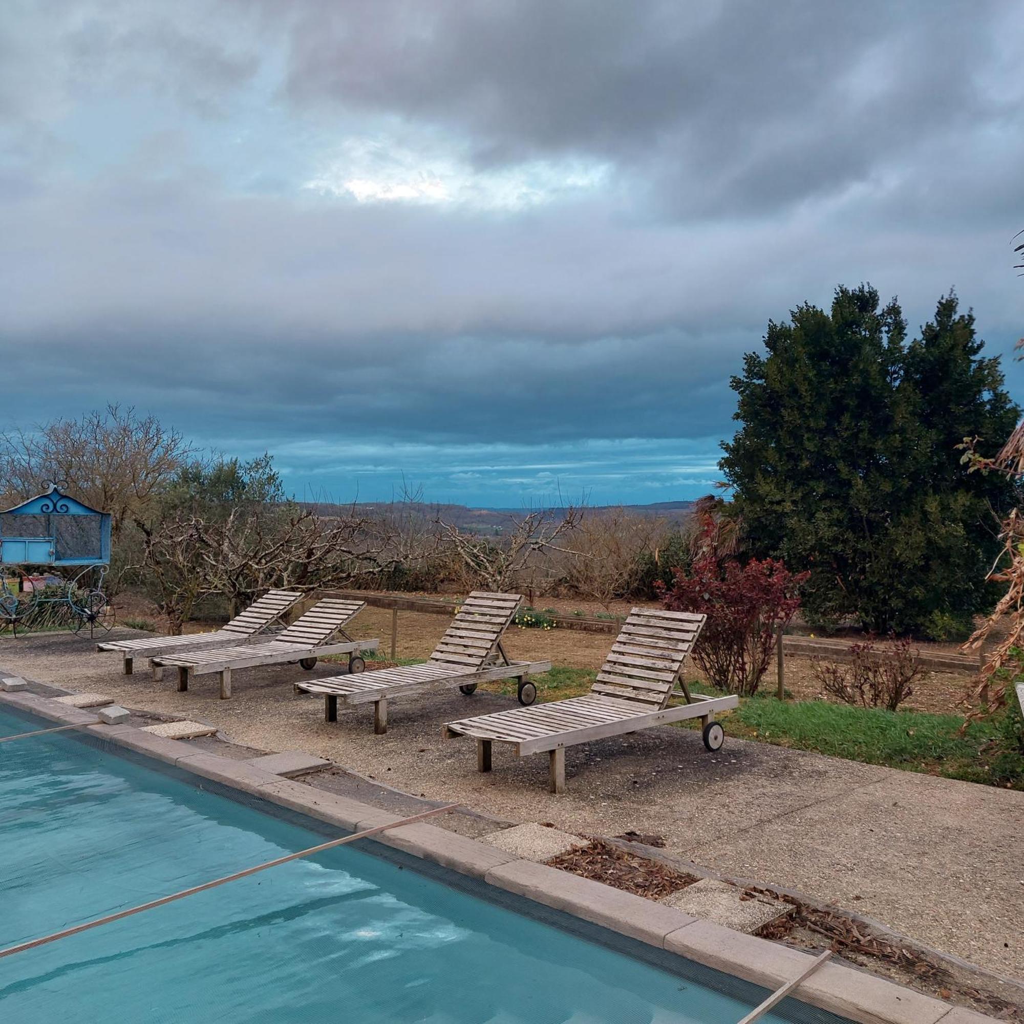 Au Bonheur D'Alphonse Bed & Breakfast Lusignan-Petit Eksteriør bilde