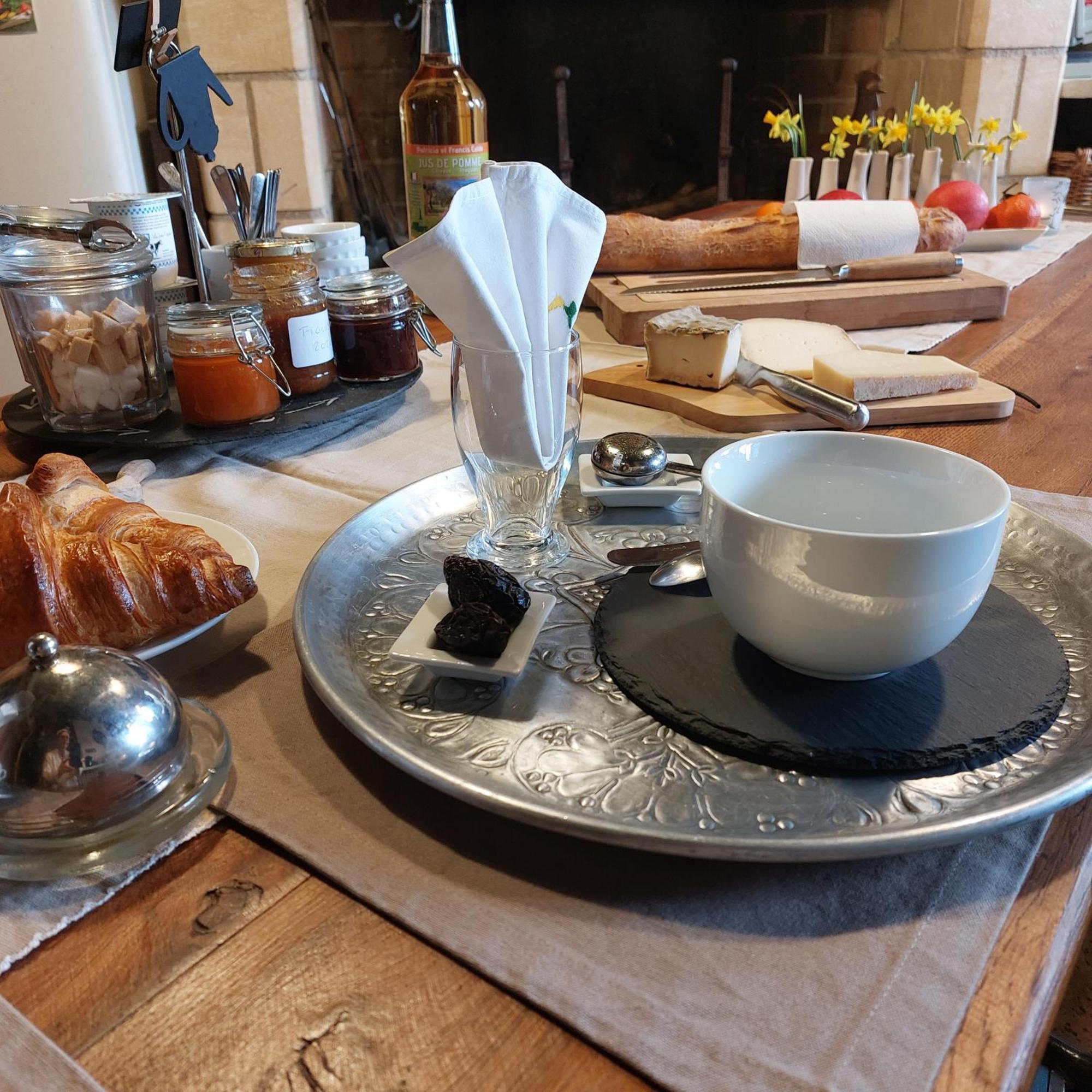 Au Bonheur D'Alphonse Bed & Breakfast Lusignan-Petit Eksteriør bilde