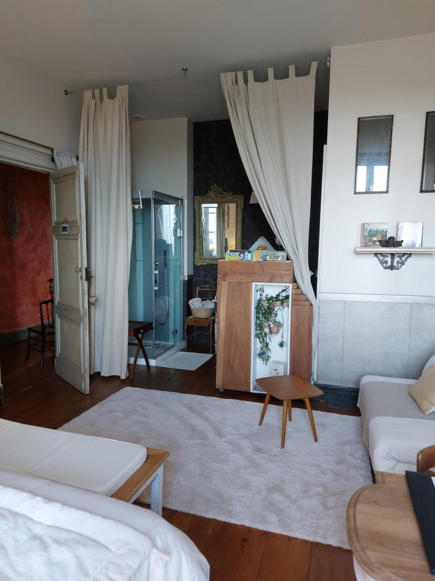 Au Bonheur D'Alphonse Bed & Breakfast Lusignan-Petit Eksteriør bilde